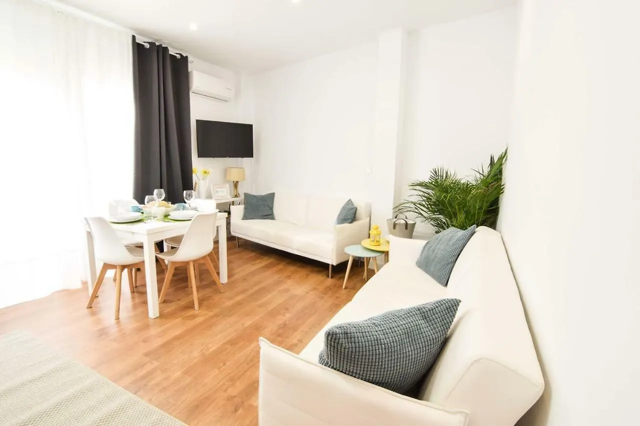 Lyrioshomes Malaga Cervantes